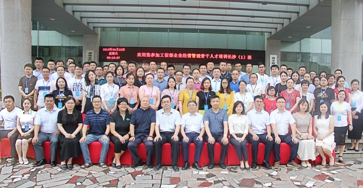 ŲǸ˲ӴW(xu)24L(zhng)ɳ1அI(y)